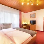 Genusshotel Hohenbogen 호텔 노이키르헨바임하일링겐블룻
