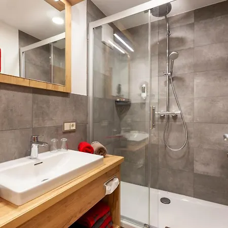 فندق Genusshotel Hohenbogen نيوكيرتشن بيم هيليغين بلوت