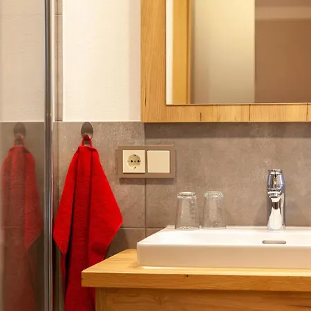 فندق Genusshotel Hohenbogen نيوكيرتشن بيم هيليغين بلوت