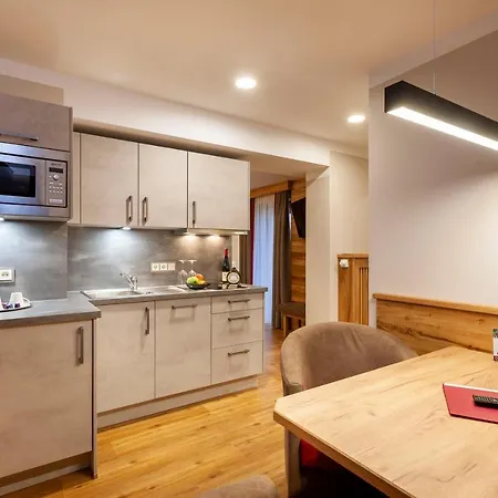 Genusshotel Hohenbogen 3* نيوكيرتشن بيم هيليغين بلوت