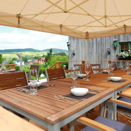 Genusshotel Hohenbogen فندق نيوكيرتشن بيم هيليغين بلوت