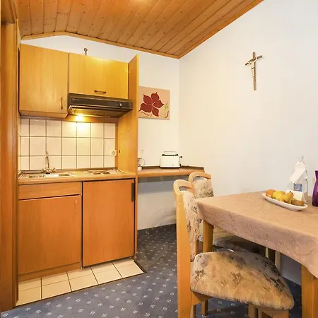 Appartementhaus Anita 3* نيوكيرتشن بيم هيليغين بلوت