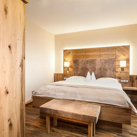 Genusshotel Hohenbogen 3* نيوكيرتشن بيم هيليغين بلوت