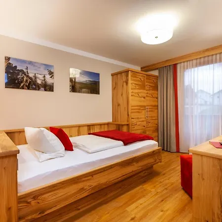 Genusshotel Hohenbogen نيوكيرتشن بيم هيليغين بلوت